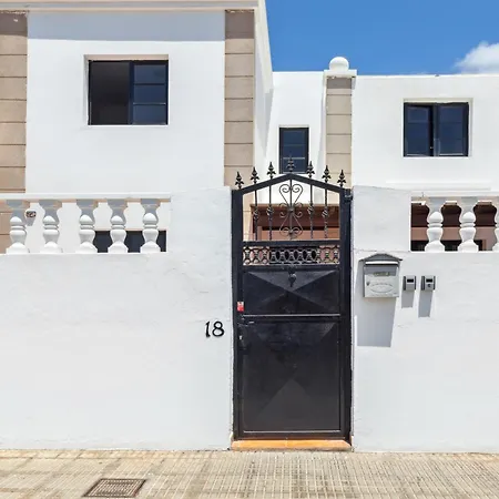 Cerca Del Aeropuerto Y Playa En Casa Familiar Privatunterkunft Playa Honda (Lanzarote)