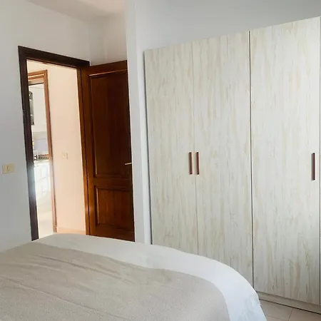 Tatil Evi Amplias Cerca De La Playa Y Del Aeropuerto *