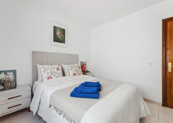 Cerca Del Aeropuerto Y Playa En Casa Familiar Проживание в семье *